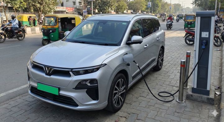 VinFast Limo Green 2026